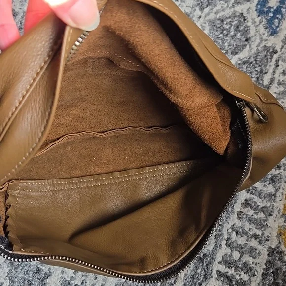 Parker Thatch sling in luggage color - Picture 4 of 9